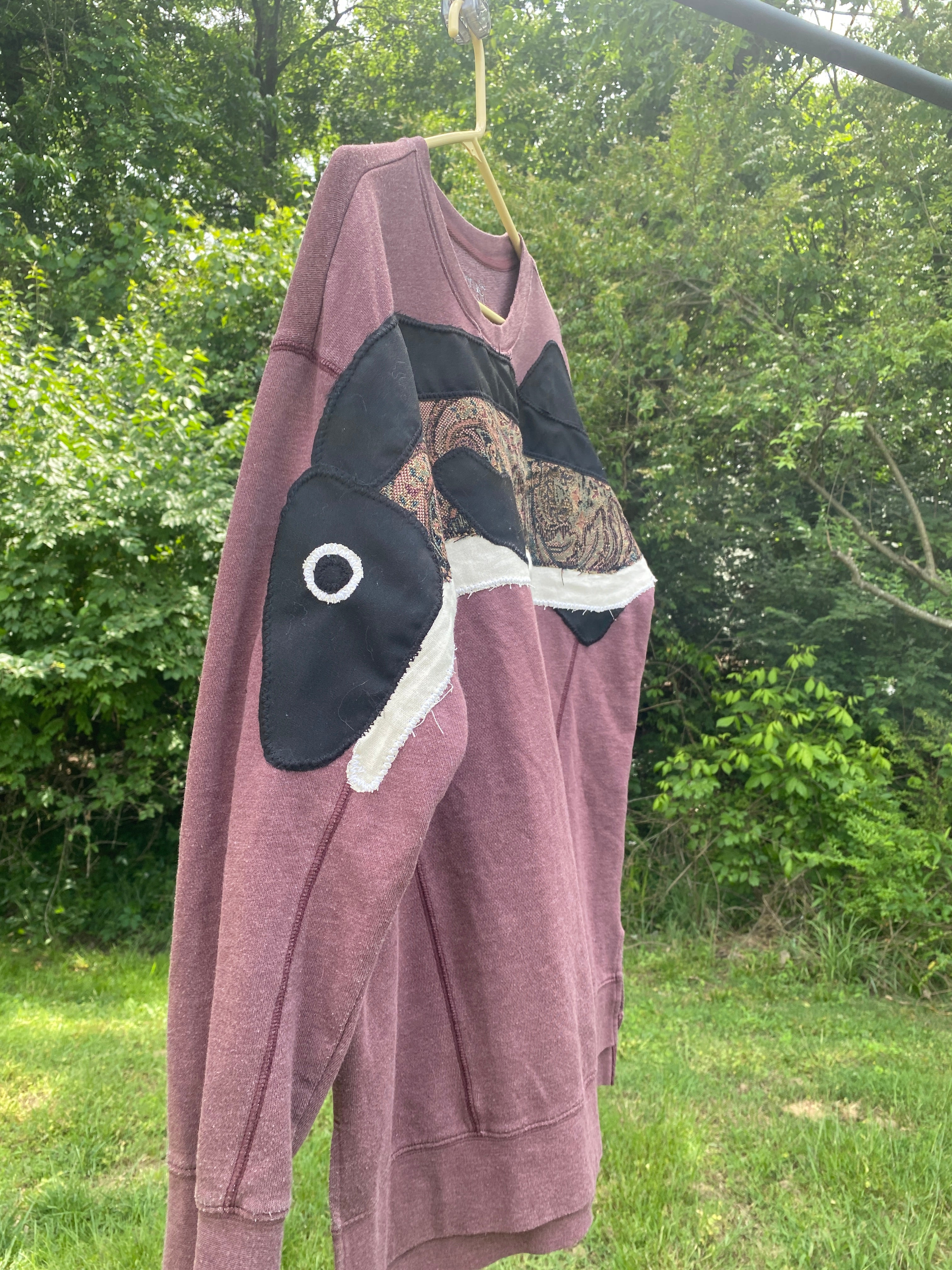 FISH HUG- 0x Crewneck