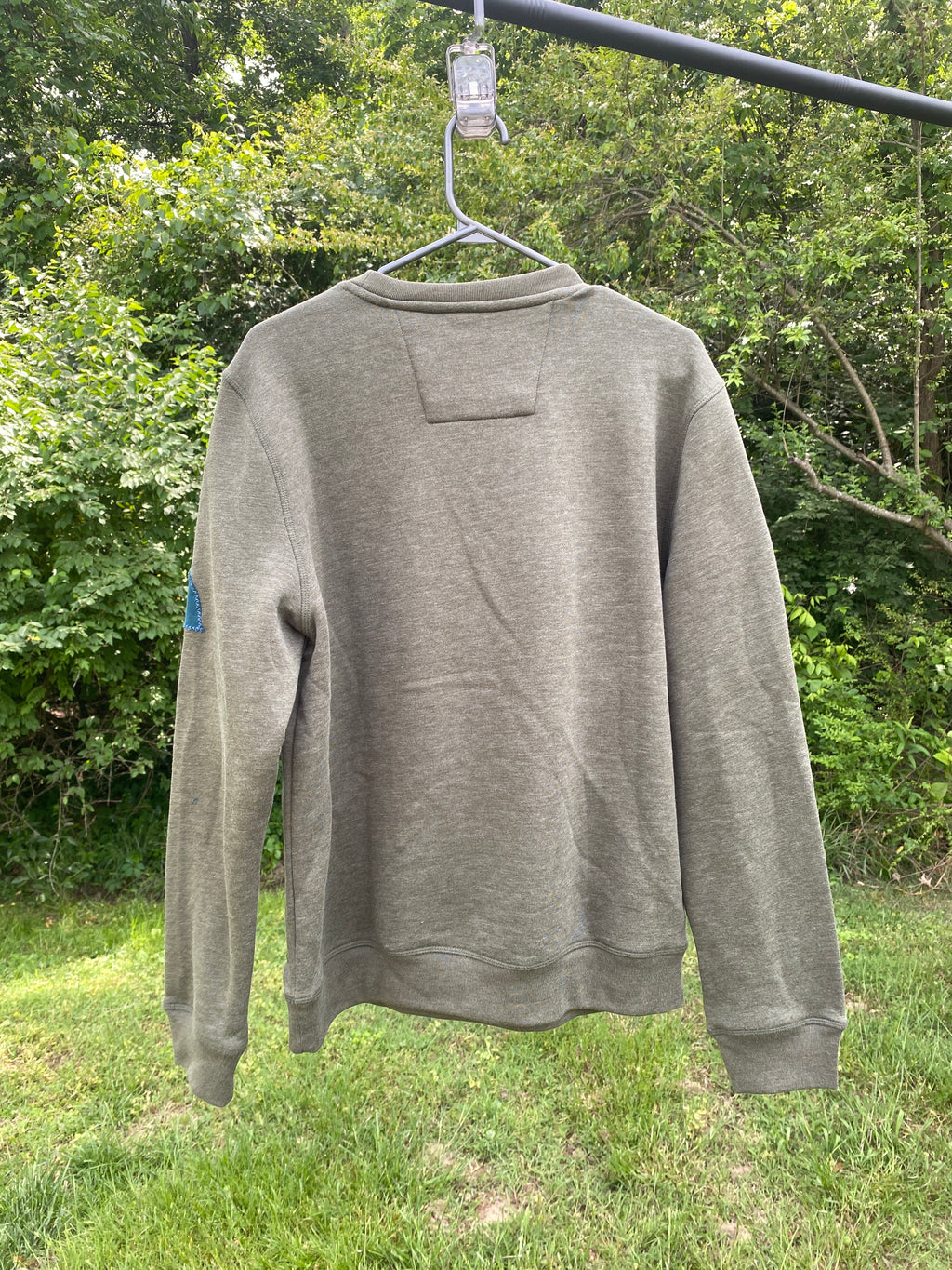 FISH HUG- M crewneck
