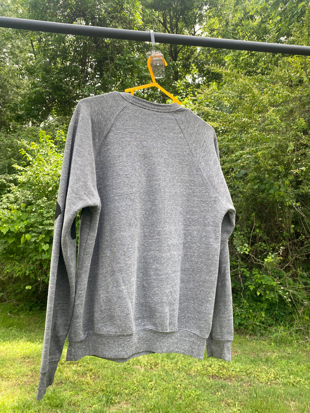 FISH HUG- M Crewneck