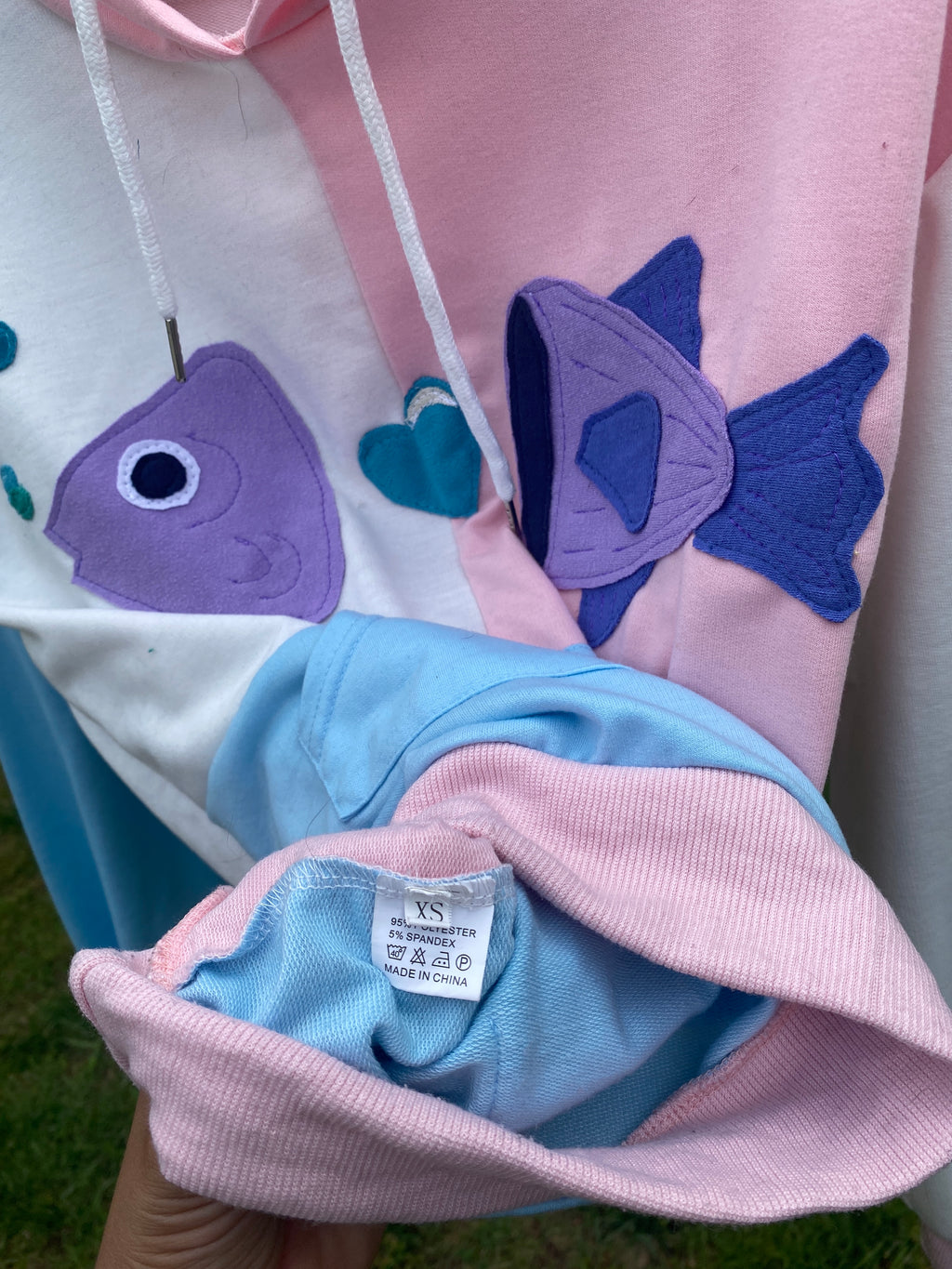 FLOAT ON HEART- XS Hoodie