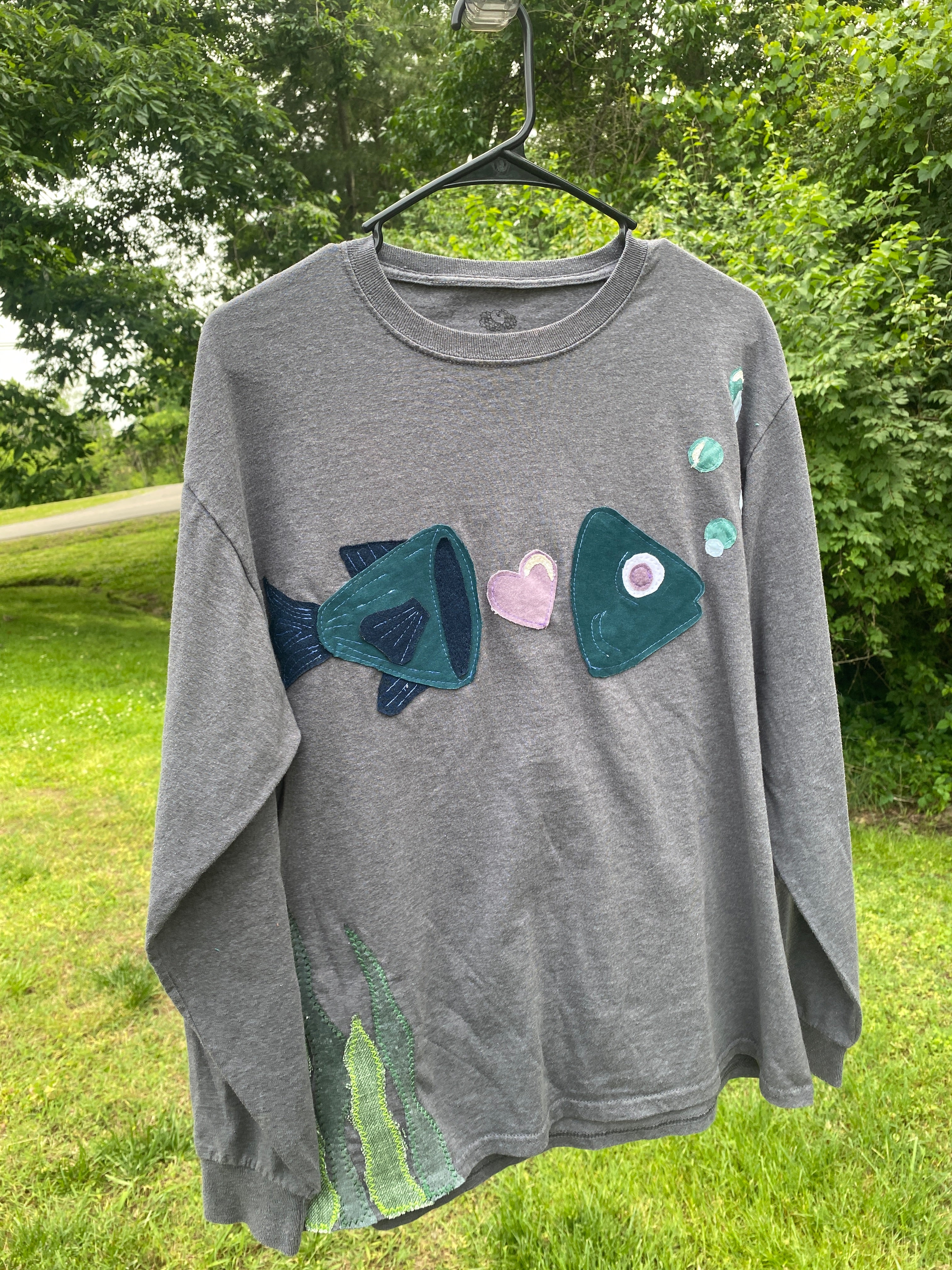 FLOAT ON HEART- long sleeve (medium)