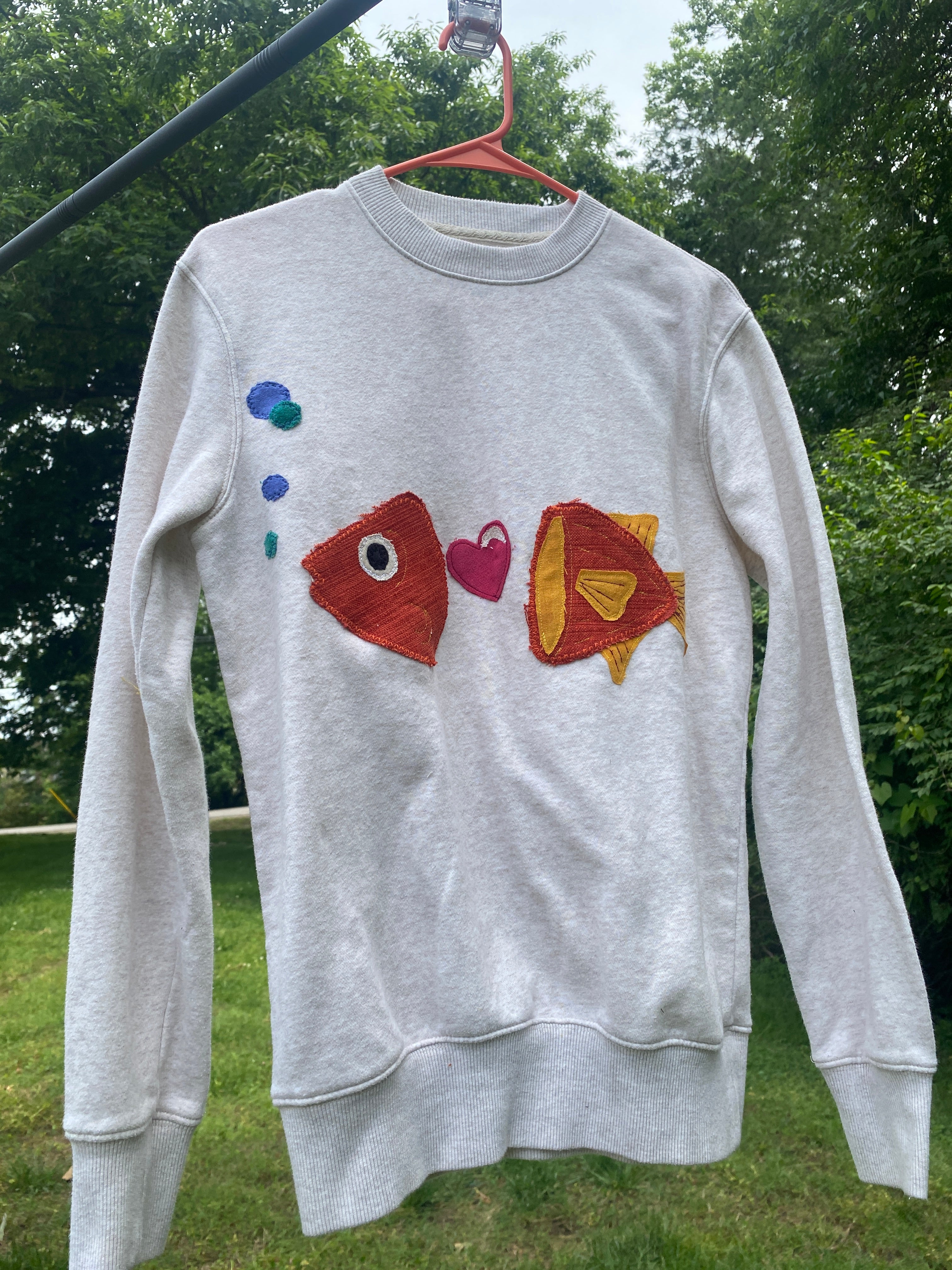 FLOAT ON HEART-  S Crewneck