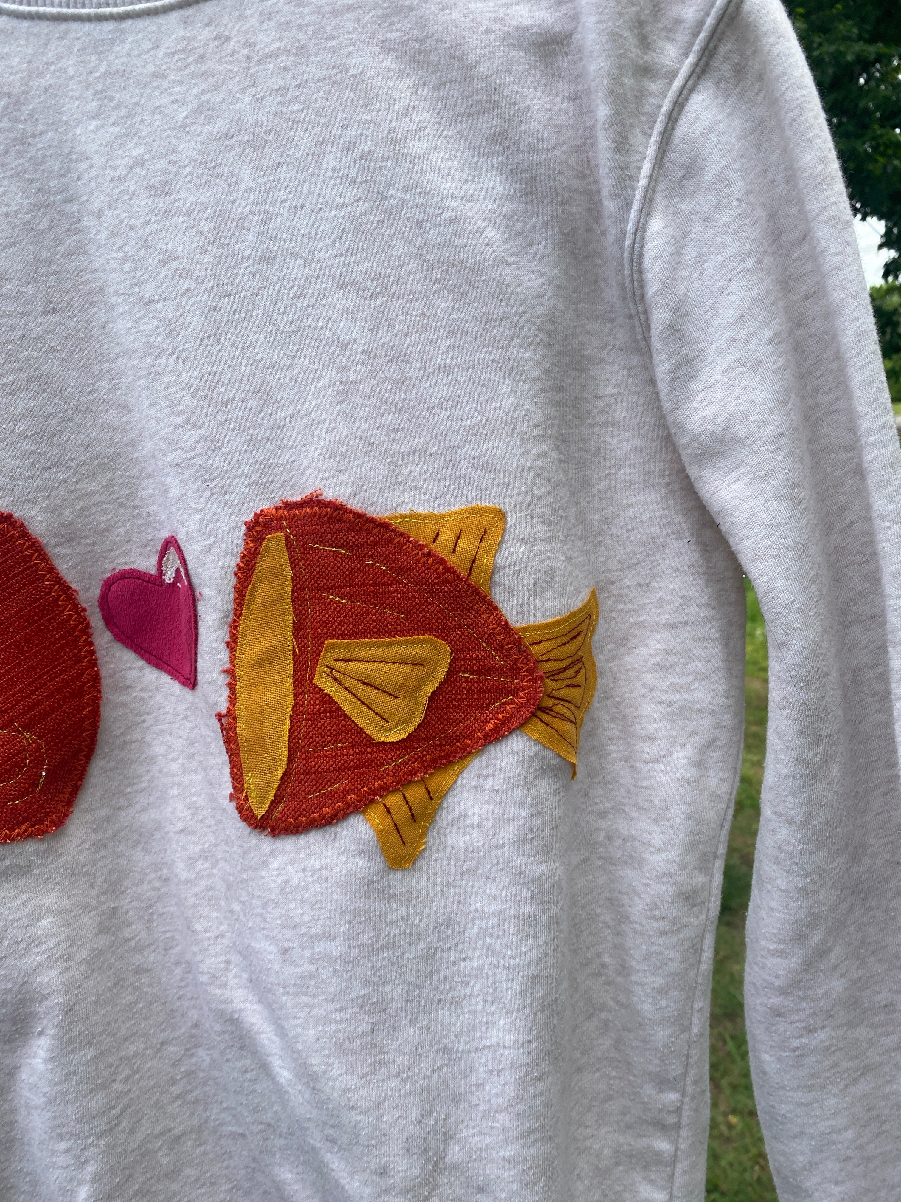 FLOAT ON HEART-  S Crewneck