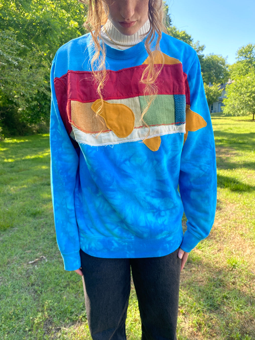 FISH HUG- S Crewneck