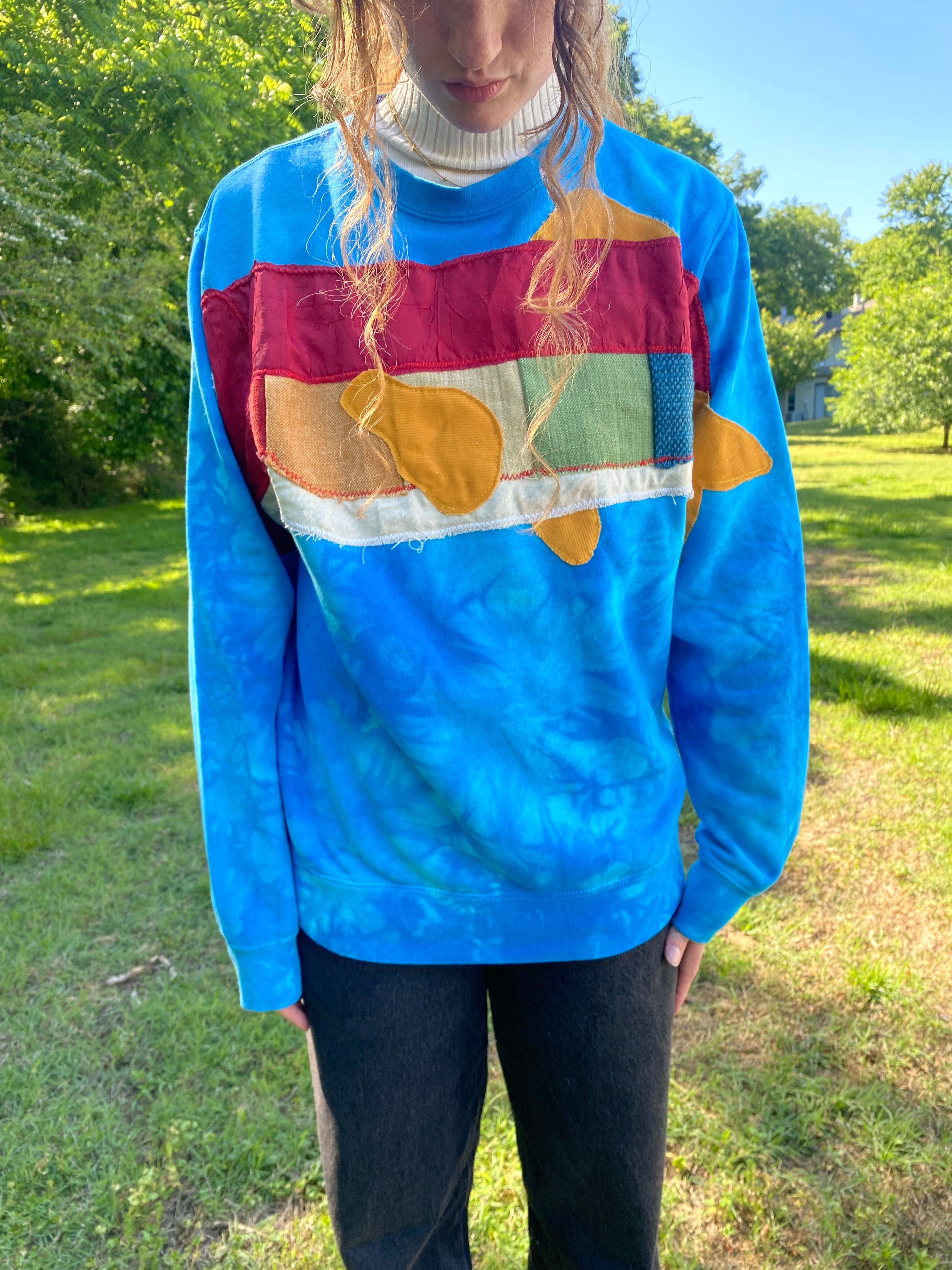FISH HUG- S Crewneck