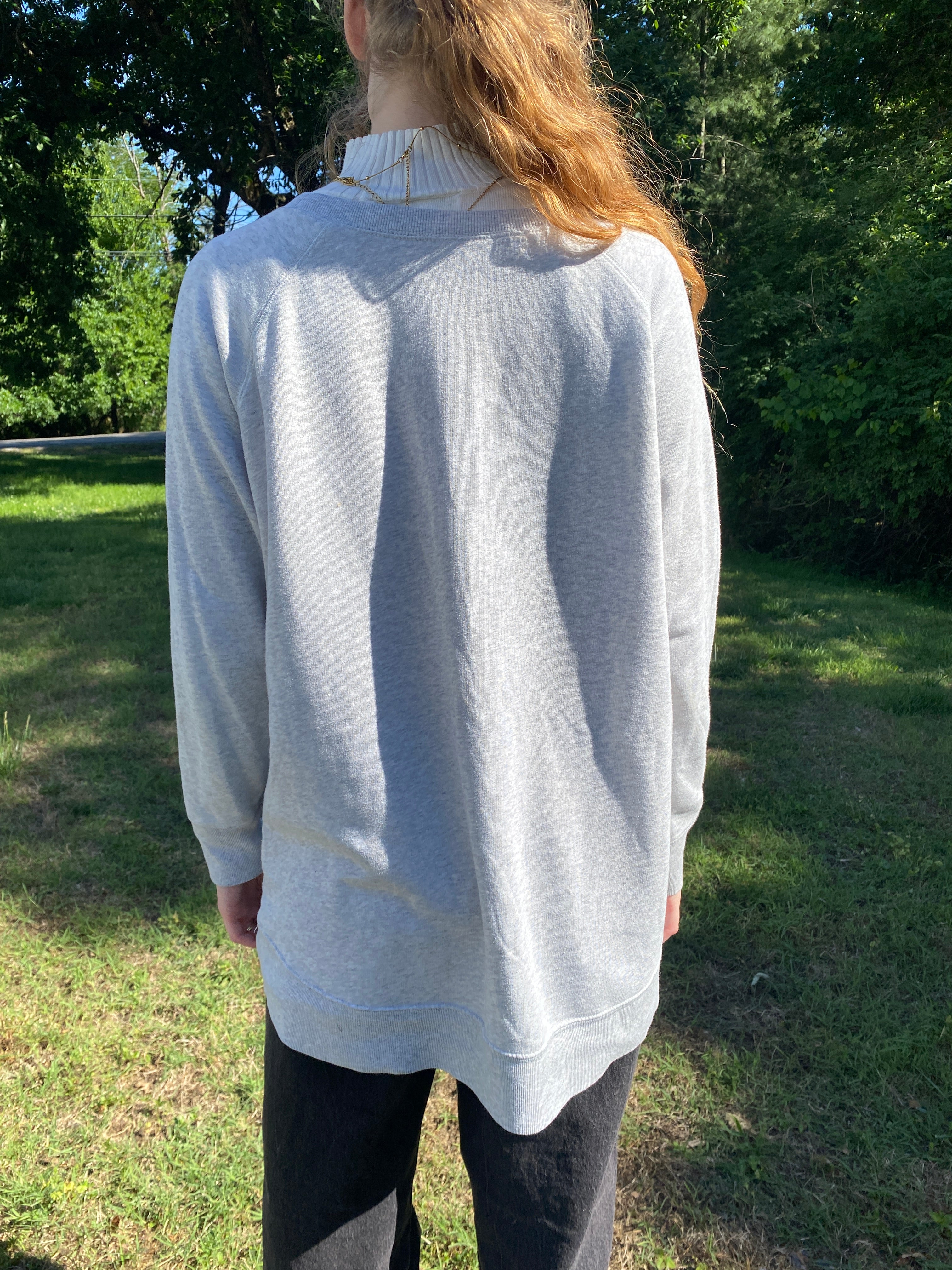 FISH HUG- L Crewneck