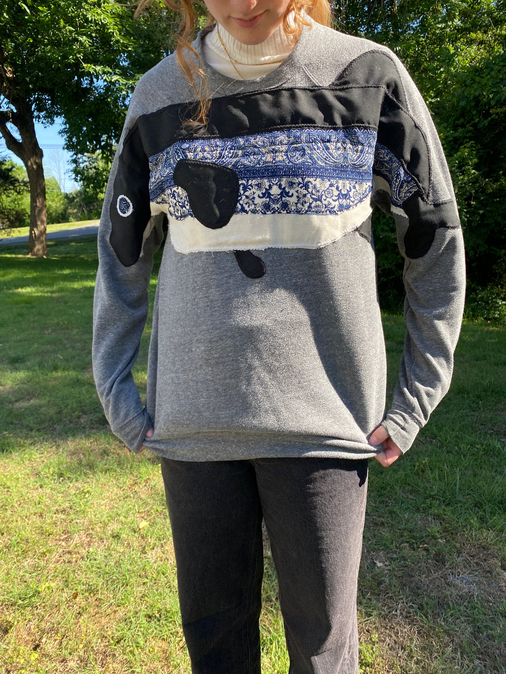 FISH HUG- M Crewneck