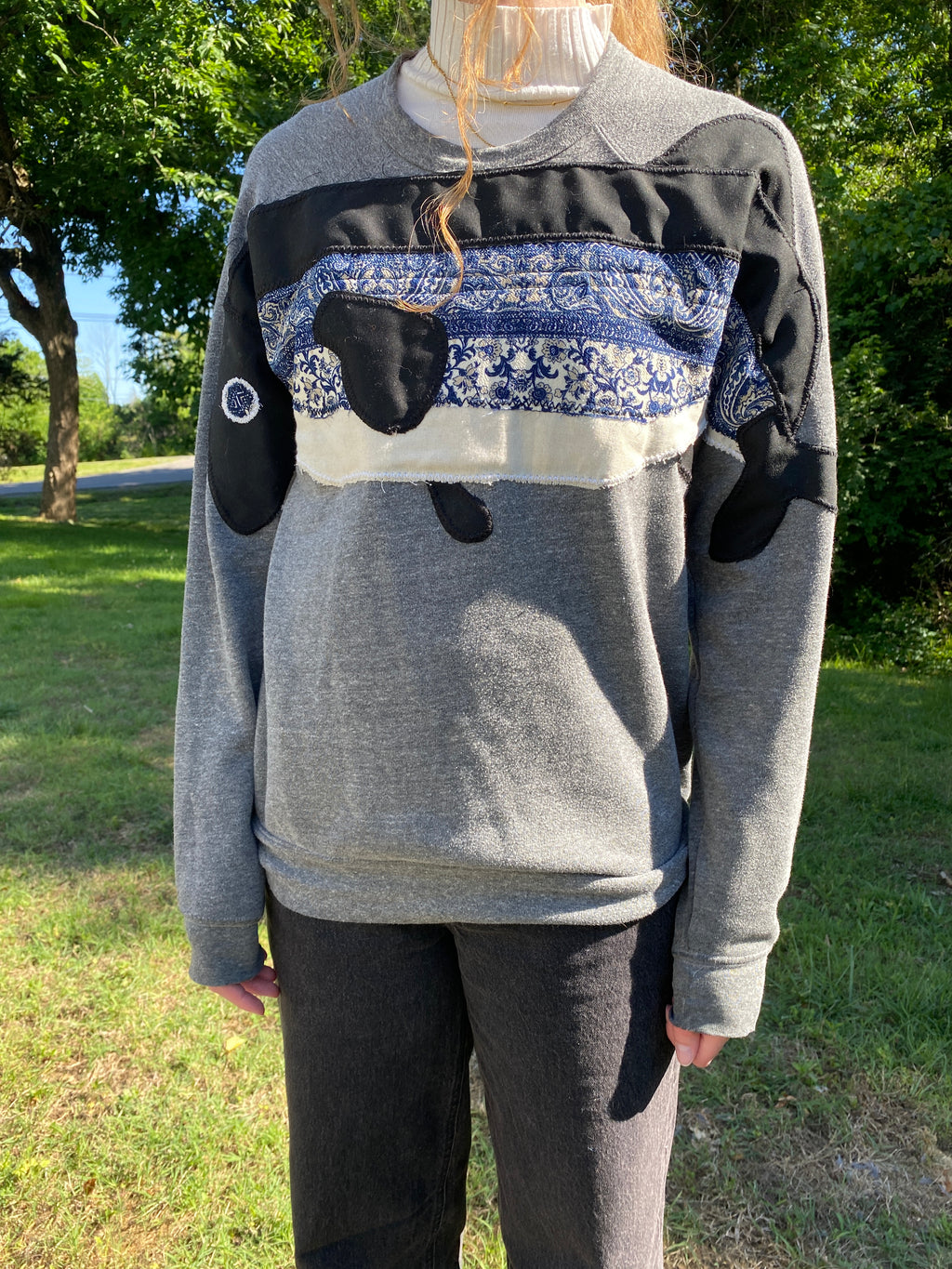 FISH HUG- M Crewneck