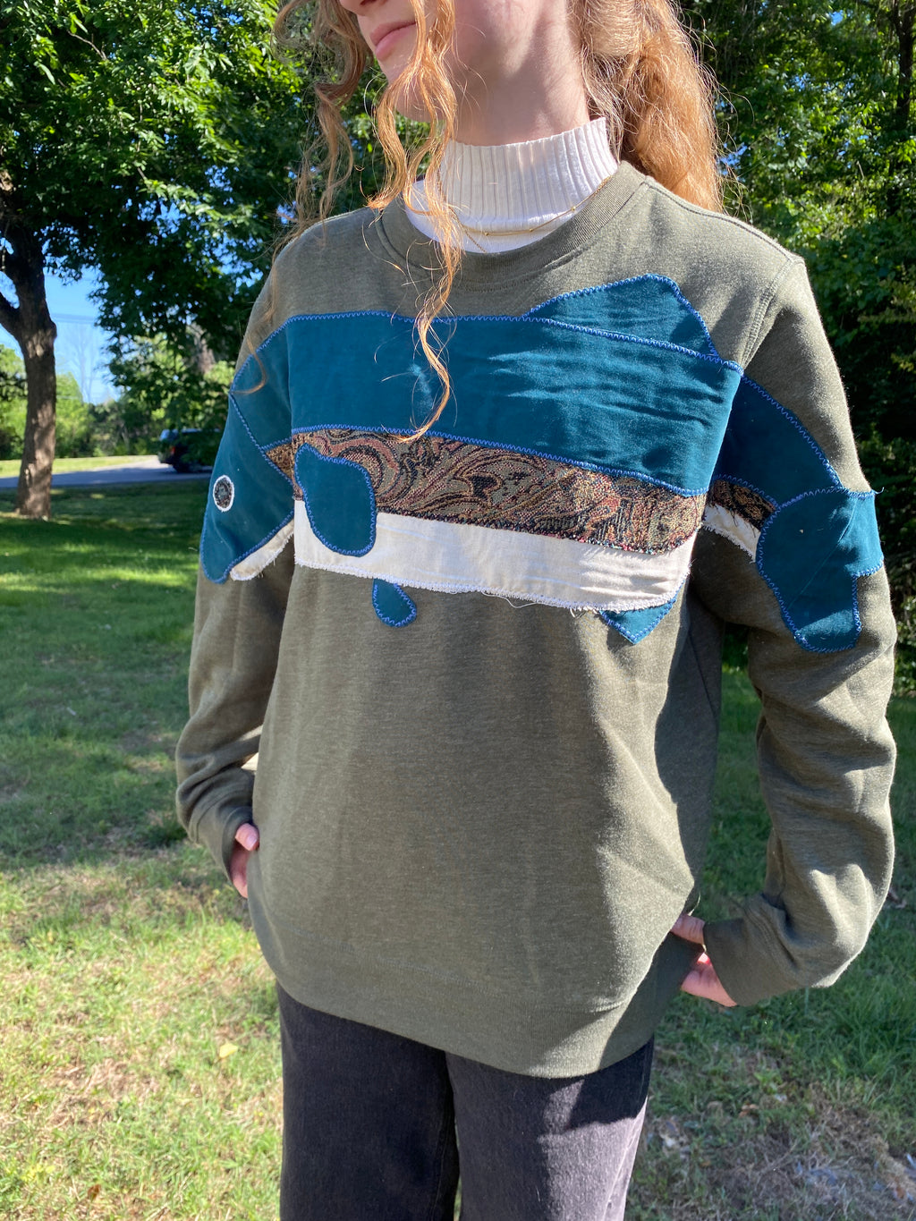 FISH HUG- M crewneck