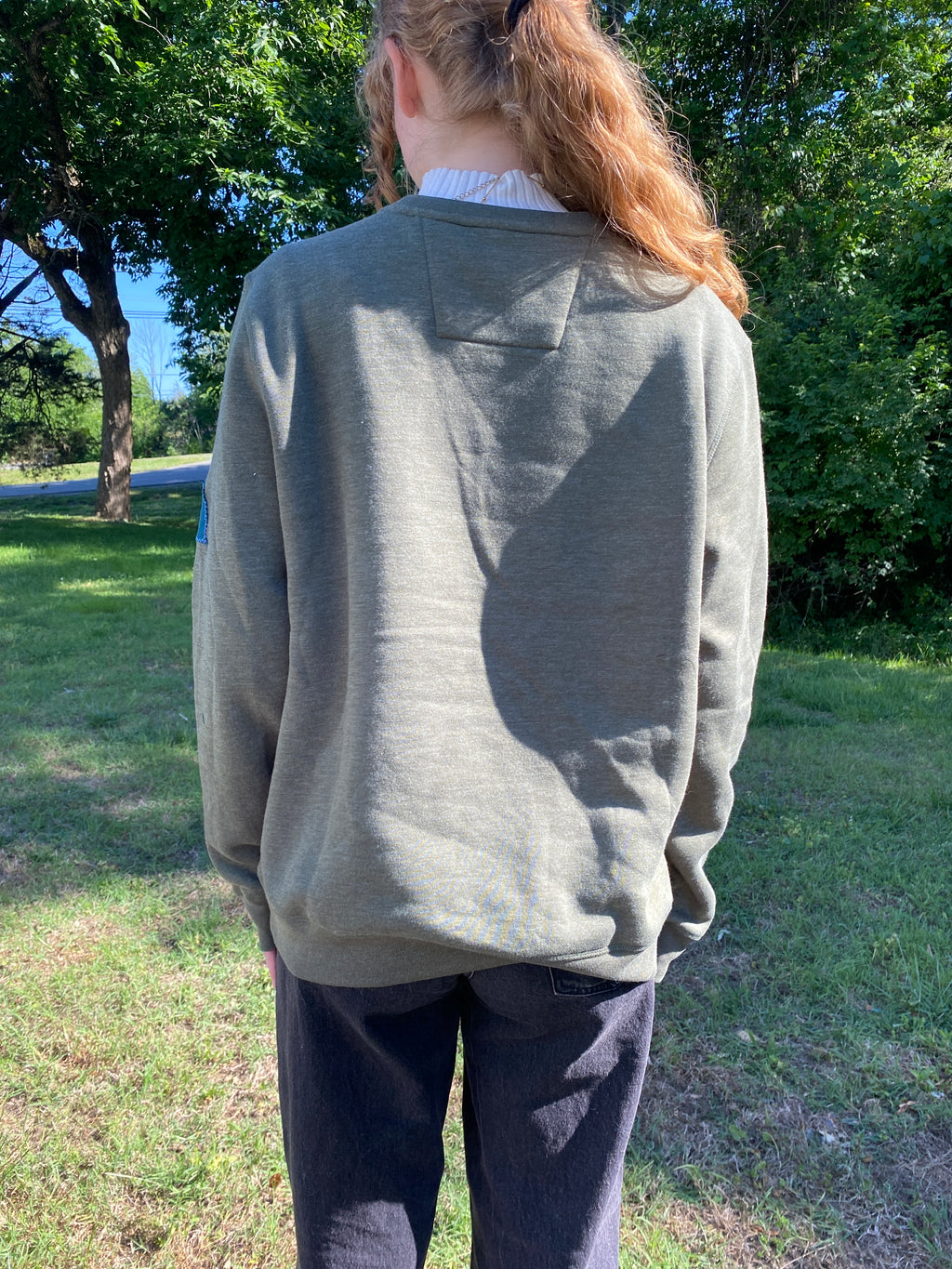 FISH HUG- M crewneck